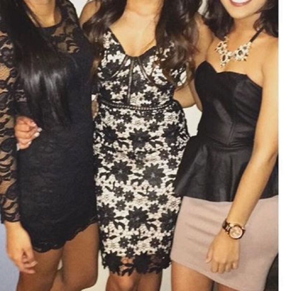 Midi lace dress